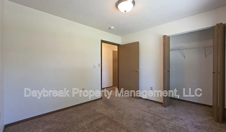 317 16th St S #4 — Photo 14