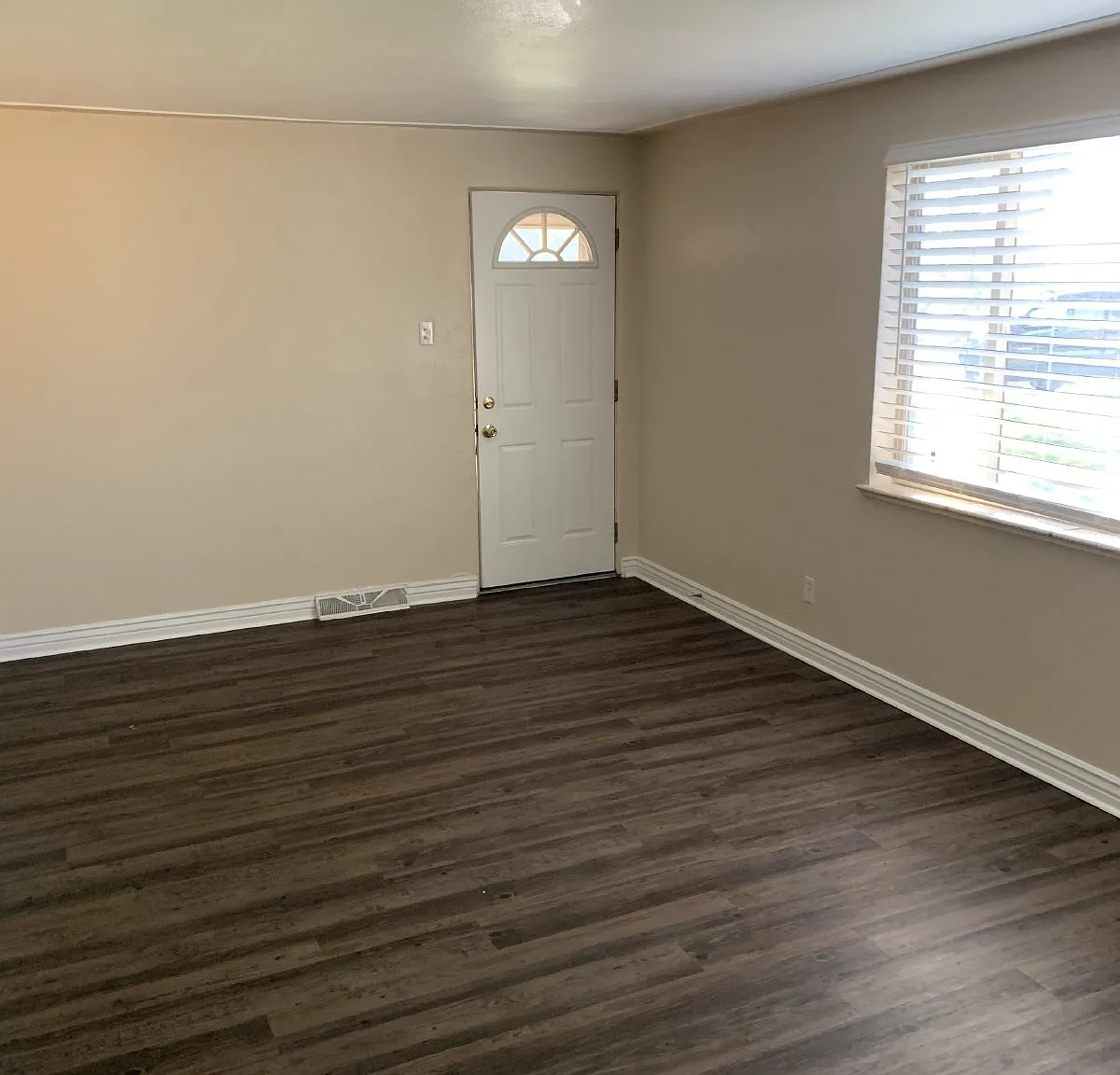 1 bed, 1.0 bath, 650 sqft, $1,350 — Photo 4