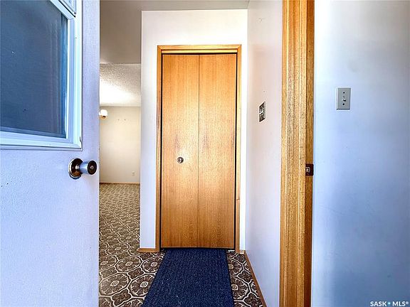 4th image of 104 Montreal AVENUE