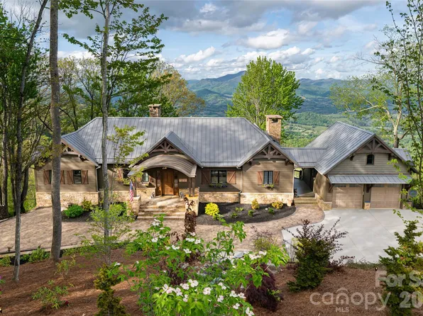 376 Wandering Trl, Waynesville, NC 28785