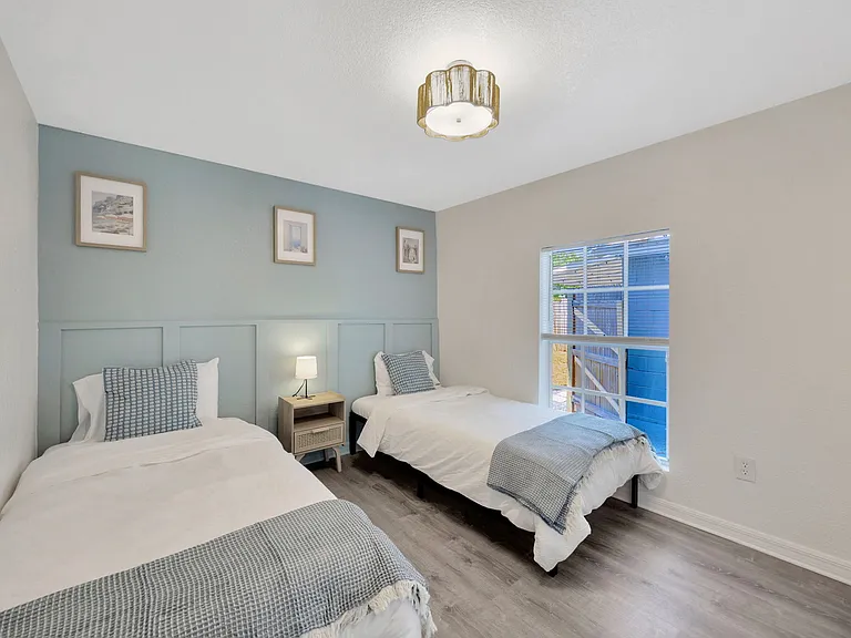 1215 E New Orleans Ave — Photo 16