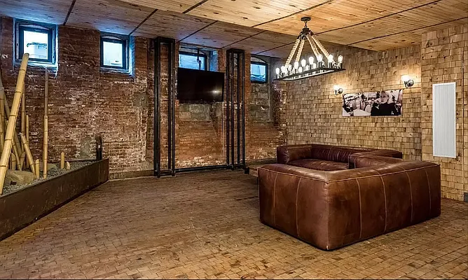 Rented by Hagstrom Management Inc | media 21