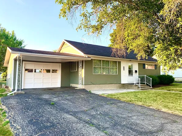 608 W Newton St, Winchester, IN 47394