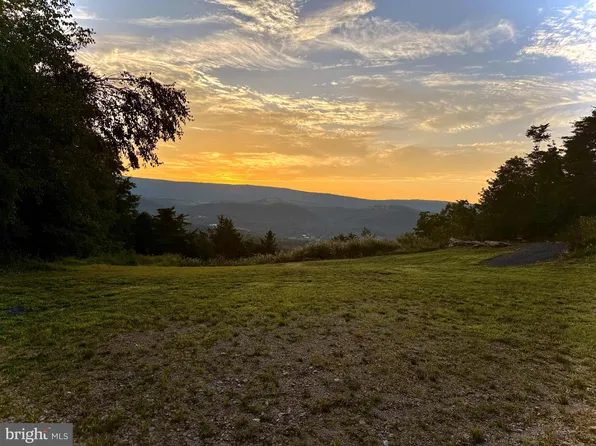 21 Stone Fly Dr, Sugar Grove, WV 26815