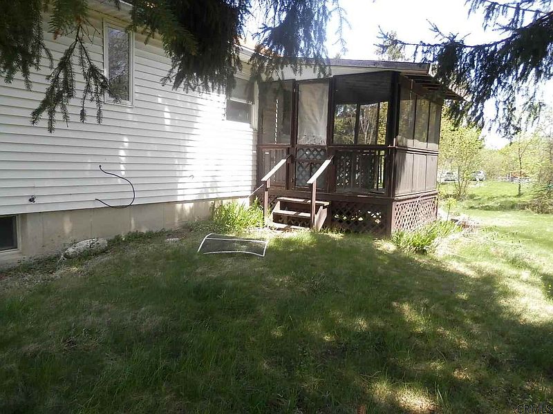 3rd image of 28B MADISON Street