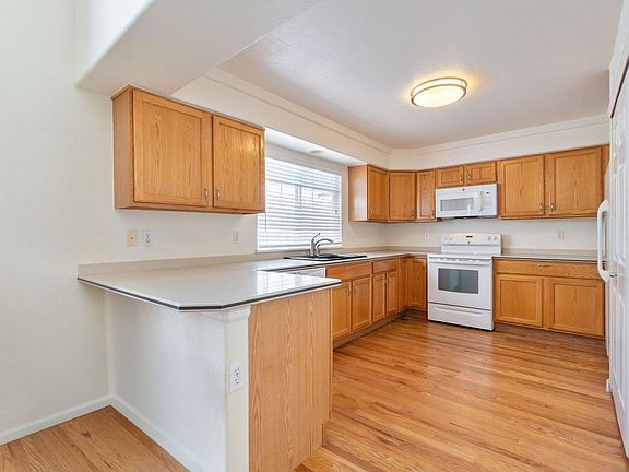 4th image of 5115 Pasadena Way