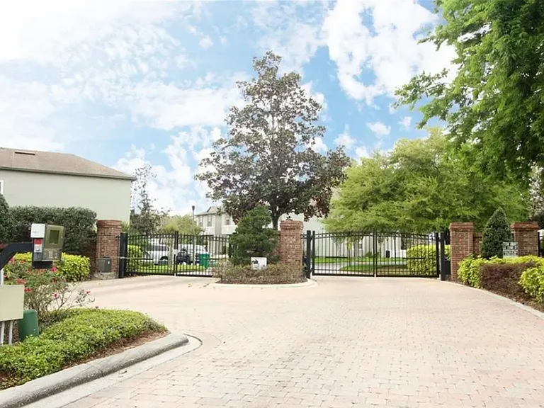 410 Tradition Ln — Photo 29
