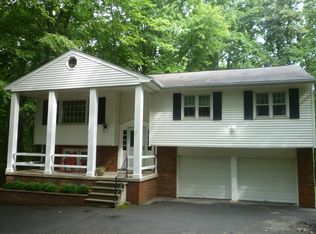 83 Castle Hill Rd, Newtown, CT 06470