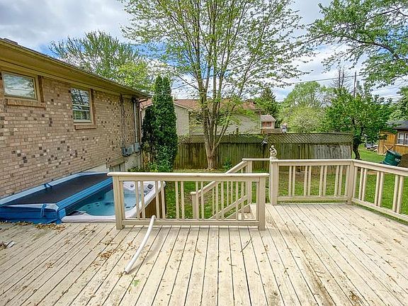 3rd image of 543 Merrimac Dr