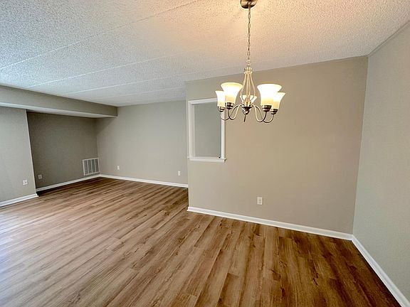 4th image of 126 Leedom Way #126