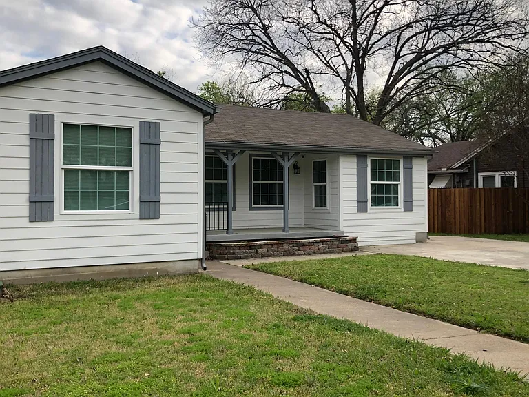 3425 Brady Ave — Photo 3