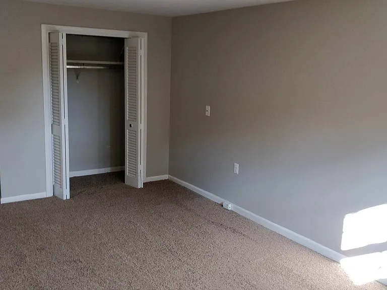 308 Dupont St — Photo 4