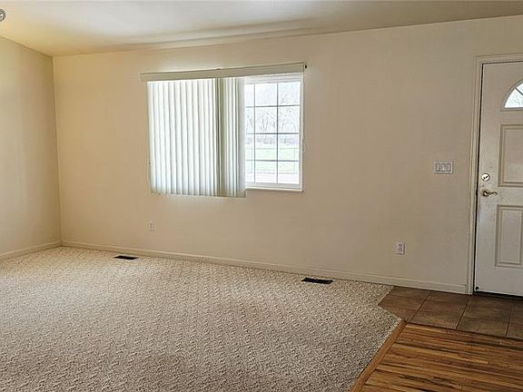 4th image of 1021 Logan St