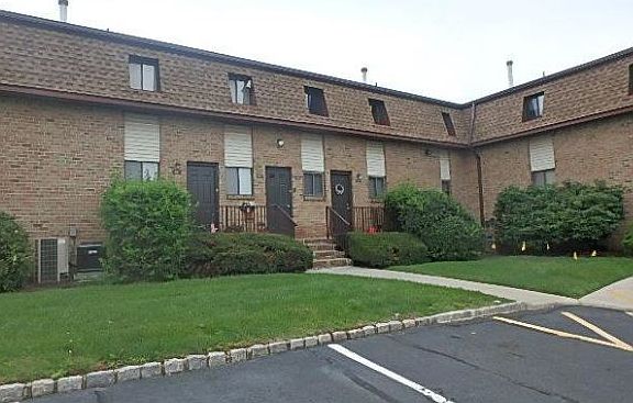 4th image of 806 N Oaks Blvd