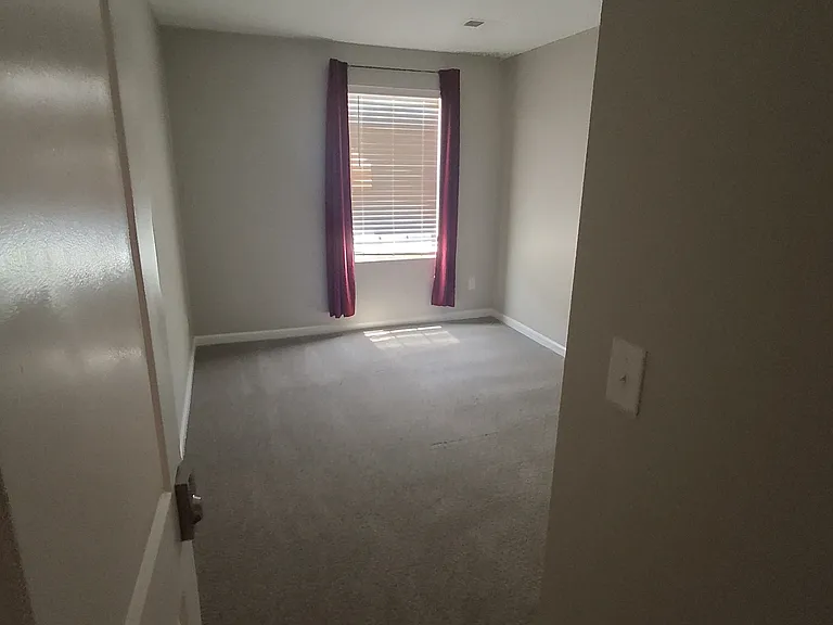 2137 Belmont Cir — Photo 23