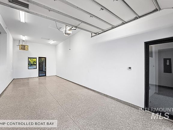 3rd image of 865 S Lone Hollow Way