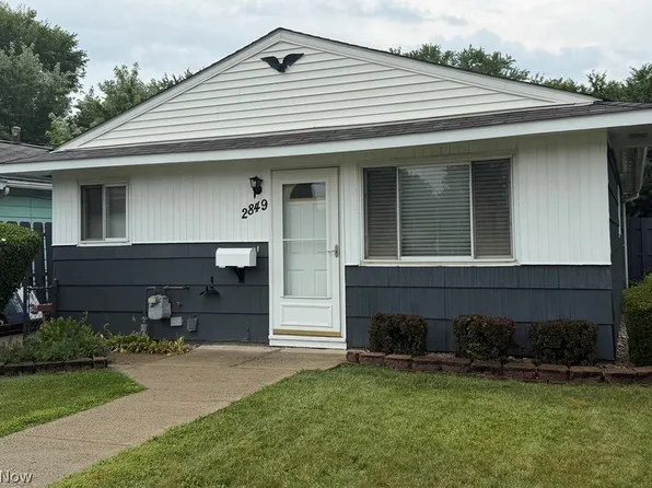 2849 25th St NE, Canton, OH 44705