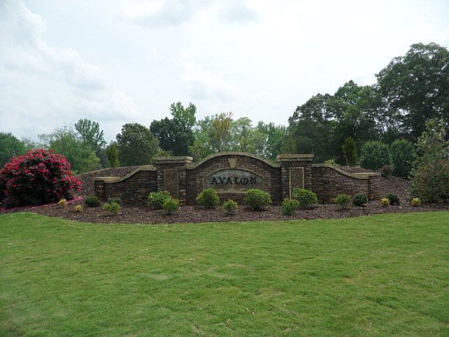2nd image of 2100 Avalon Dr