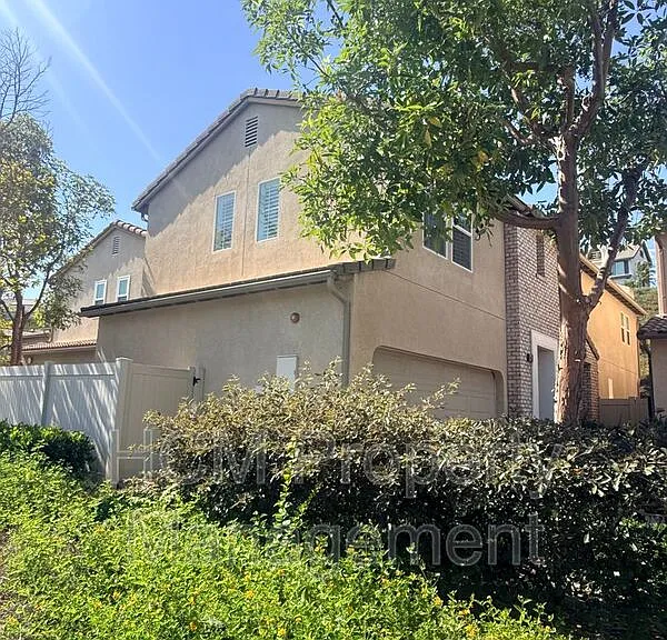 8043 E Loftwood Ln — Photo 1
