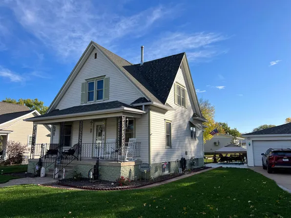 210 S Pleasant St, Pierce, NE 68767