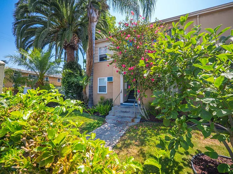 1136-1160 N. El Centro Ave — Photo 9
