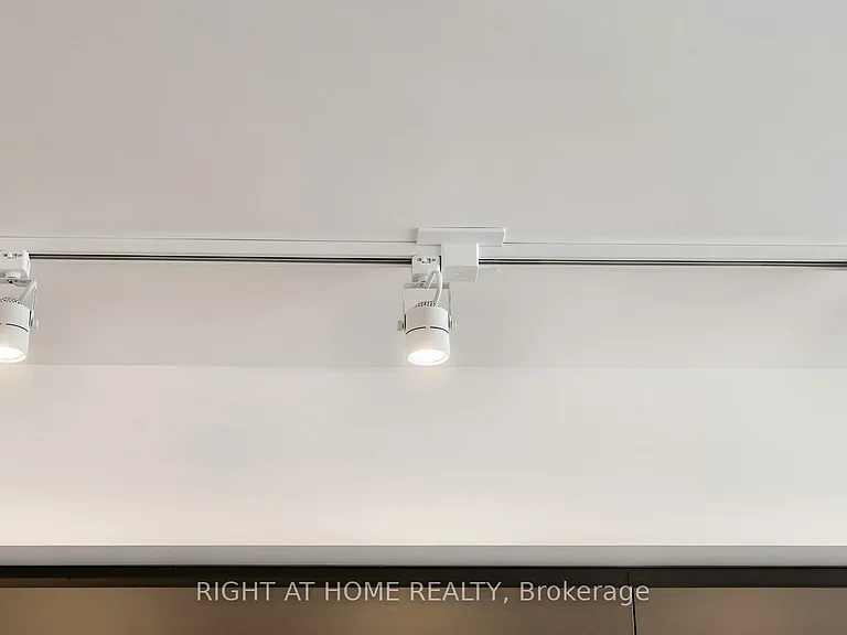 448 Burnhamthorpe Rd W #6210 — Photo 14