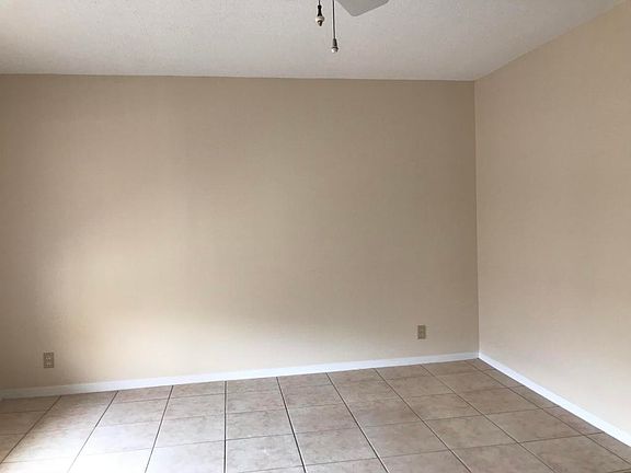 2nd image of 304 Wellington E