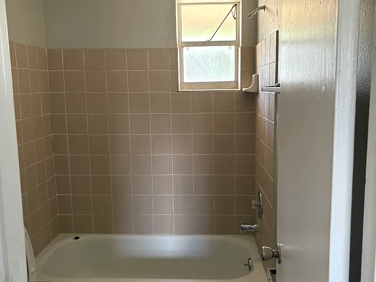 04-14311 SW 39th Ter #4 — Photo 11