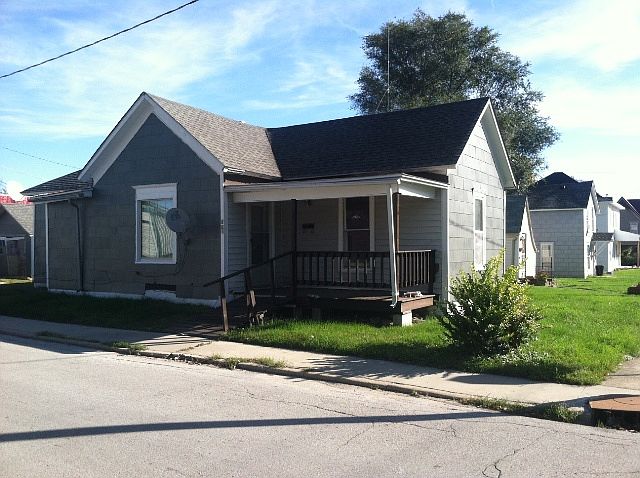 1st image of 812 Haliburton St