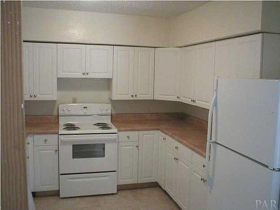3rd image of 5911 Foster St