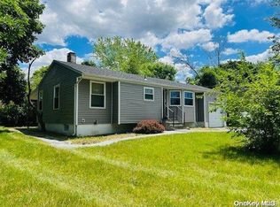 2815 Watch Hill Ave, Medford, NY 11763