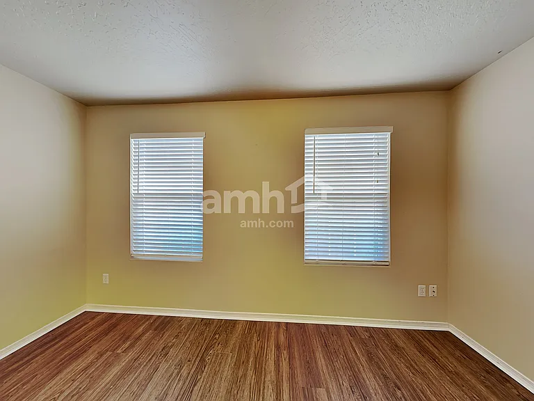 9517 W Shelborne Dr — Photo 9