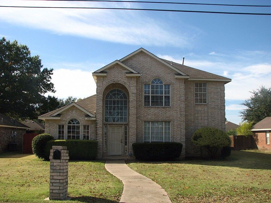 1st image of 809 S Parks Dr