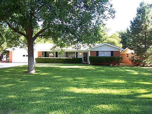 1st image of 2226 River Oaks Cir