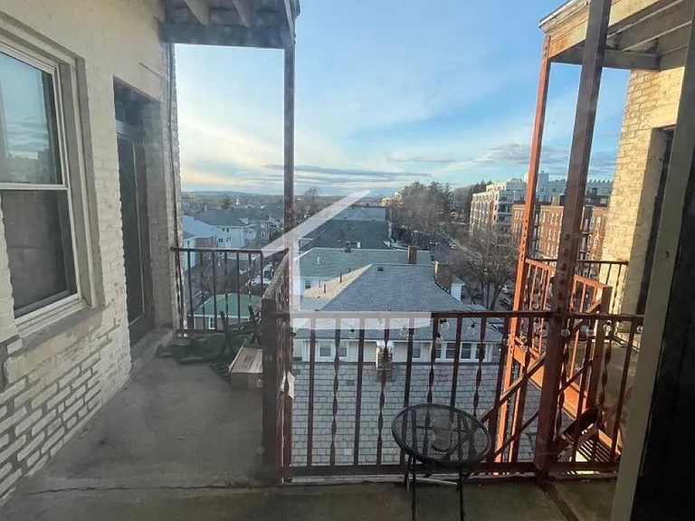 116 Washington St #104 — Photo 4