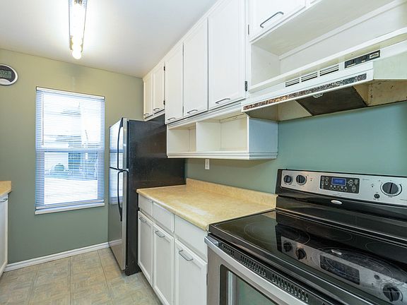 2nd image of 27456 32nd Ave #60