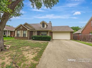 719 Peach St, Arlington, TX 76011