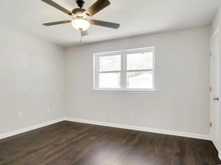 7518 Meadow Park Ave — Photo 6
