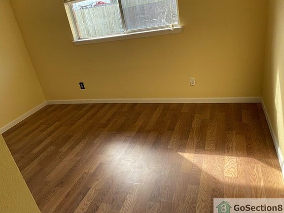 5th image of 15211 Heron Park Dr