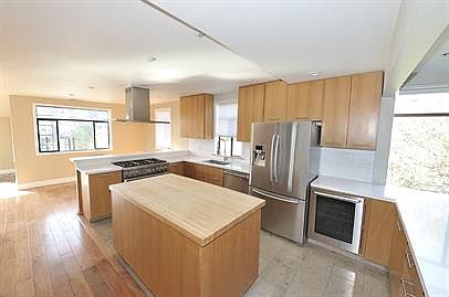 1st image of 375 Valley St #1