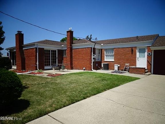 3rd image of 31904 Bradner Dr