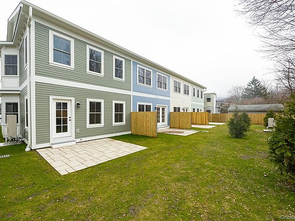 3rd image of 15 HENRY Street #2