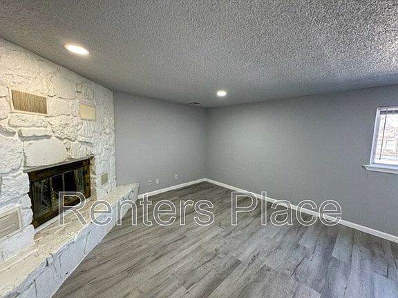 4th image of 805 Henshaw Ave