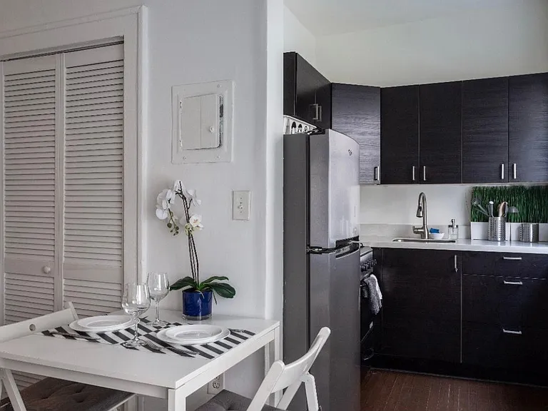 1611 Michigan Ave #5 — Photo 4