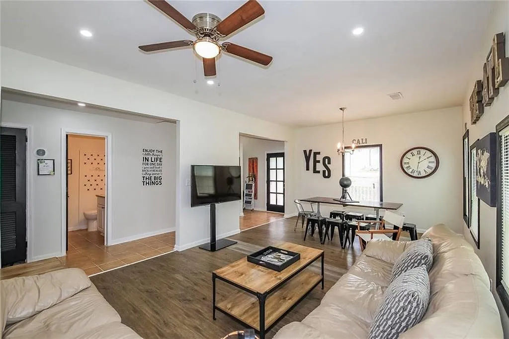 4 bed, 3.5 bath, 1877 sqft, $2,699 — Photo 4