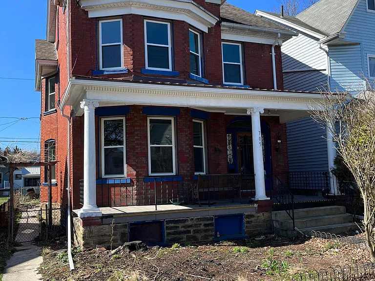 705 N 2nd St — Photo 1