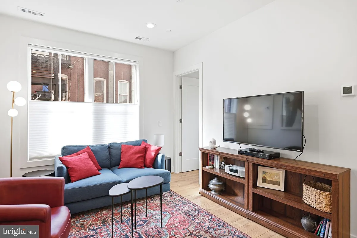 Building Photo - 1775 Swann St NW #102