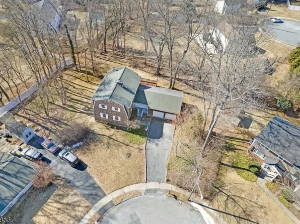 9 Picardy Rd, Roxbury Twp., NJ 07876