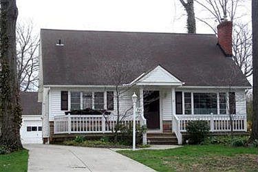 1st image of 541 Lake Forest Dr
