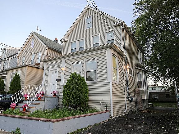 2nd image of 14 Dey St